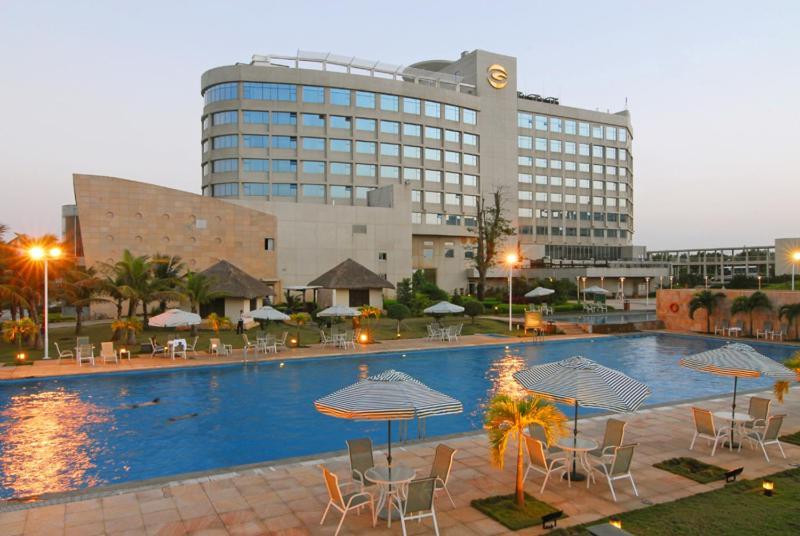 Tienyow Grand Hotel Haikou  Bagian luar foto